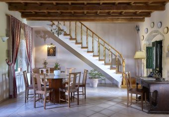 Castello Villa Daphnes