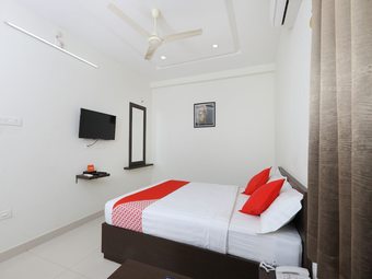 Hotel Oyo 15601 Bhimas Residency