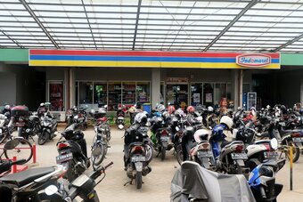 Cozy Green Park View Daan Mogot Apartment