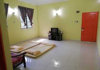 Hotel By Lawang Suites