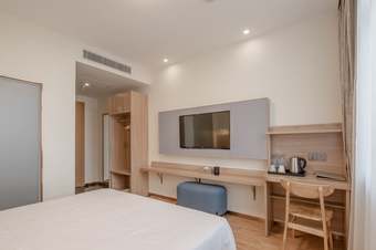 Shanghai Future Shangju Hotel