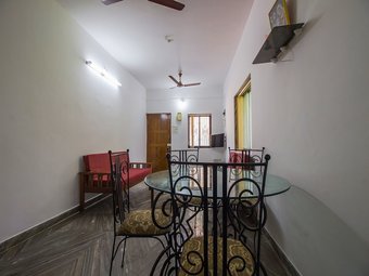 Apartamentos Oyo 18657 Home Comfortable 2bhk Alodna