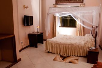 Golden Peace Hotel
