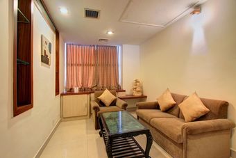 Capital O 22798 The Hans Hotel