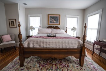 Bed & Breakfast Live Oaks Inn