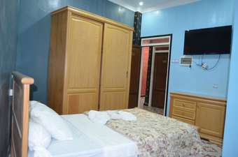 Hotel Raymon