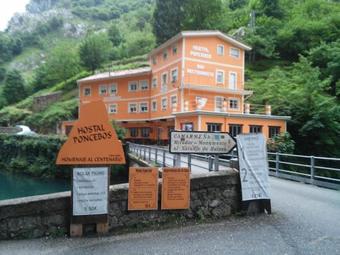 Hostal Poncebos