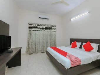 Hotel Oyo 22211 Shree Ankanatheshwara Residency