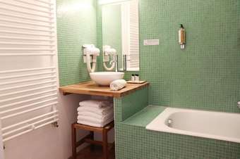 Residencia Domaine Du Normandoux, The Originals Relais (relais Du Silence)