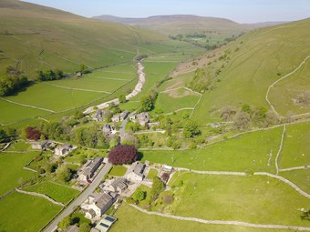 Posada The Queens Litton