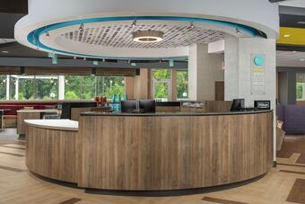 Hotel Tru By Hilton Lake City