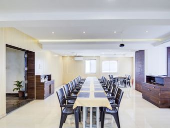 Oyo 28164 Hotel Shubham Inn