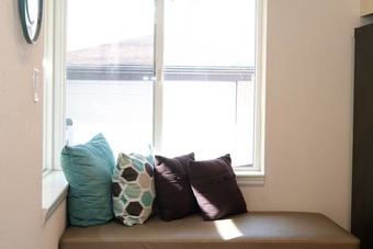 The Meadowlark Manor Spacious Backyard + Hot Tub