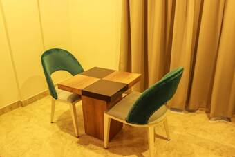 Rest Inn Skr A Petrichor Hotel