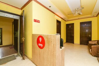 Hotel Oyo 8534 Golden Park