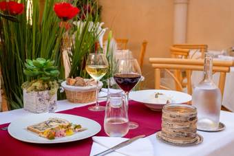 Hotel The Originals Boutique, H�tel Le Rempart, Tournus