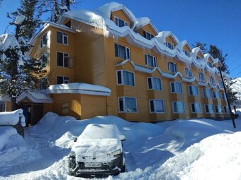 Hotel Zahgeer Continental Gulmarg