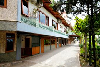 Oyo 510 Wisma Joglo Hotel