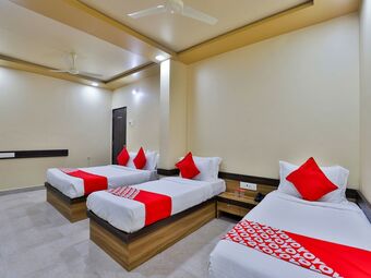 Oyo 17339 Hotel Daksh Somnath