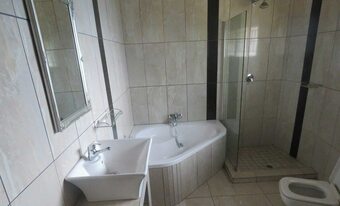 Posada Dwaleni Farm Lodge