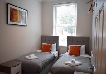 Higher Living - Professional Southsea Apartment