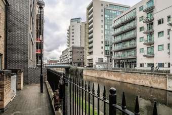 Apartamentos Metropolitan Close Deluxe Guest Room