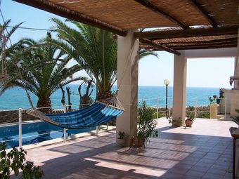 Villa With 5 Bedrooms In Vittoria, With Wonderful Sea View, Private Pool, Enclosed Garden - 30 M From The Beach