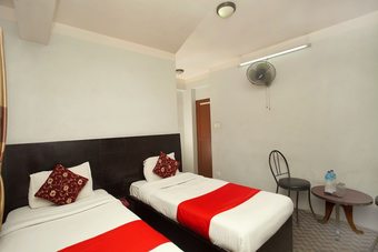 Spot On 428 Hotel President