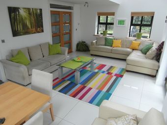 Hotel Coill Maher Lake House