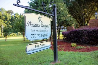 Pleasanton Courtyard Bed And Breakfast