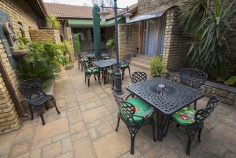 Hotel Le Cozmo Guest House