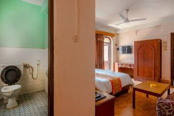 Hotel River Holiday Inn