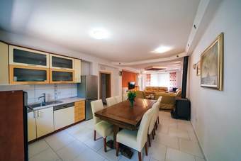 Holiday House Iva