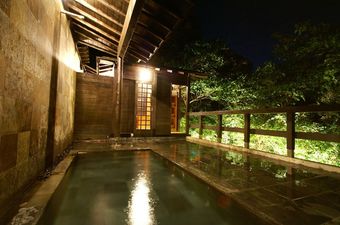 Gensen To Hanare No Oyado Tsuki