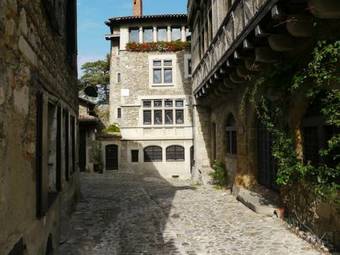 Hotel Hostellerie Du Vieux P�rouges