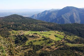 Apartment With One Bedroom In Susqueda, With Wonderful Lake View, Pool Access And Furnished Garden - 60 Km From The Beach