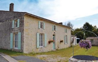 Holiday Home St Andre Lidon Rue Des Anciens Queureux