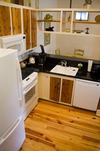 Bed & Breakfast Hibiscus Coffee & Guesthouse