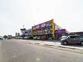 Oyo 30545 Hotel Jeevan Park