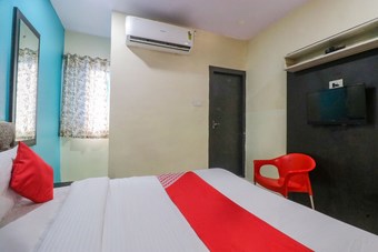 Hotel Oyo 47586 J J Residency