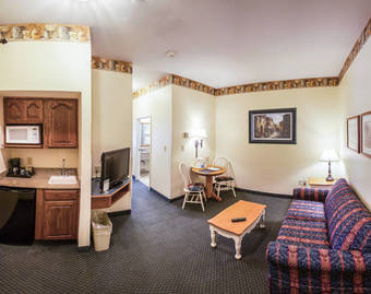 Hotel Blue Gate Garden Inn