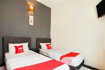 Oyo 44116 Sk Hotel 2