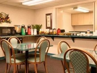 Motel Luxury Inn & Suites