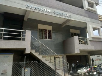 Hotel Iroomz Pranathi Comforts