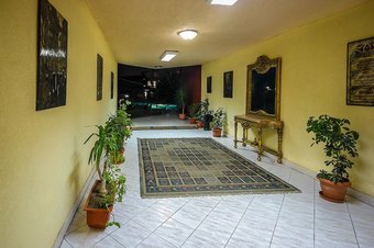 Hotel Adham Compound