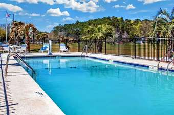 Motel Surestay Plus Hotel By Best Western Savannah I95