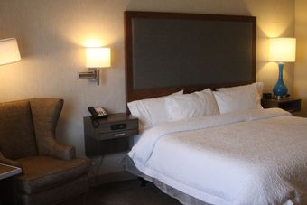 Hotel Pratt Inn & Suites