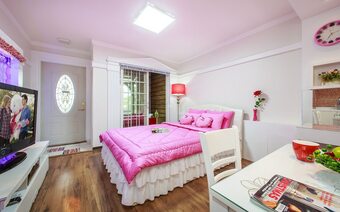 Loverstar In Forest Pension