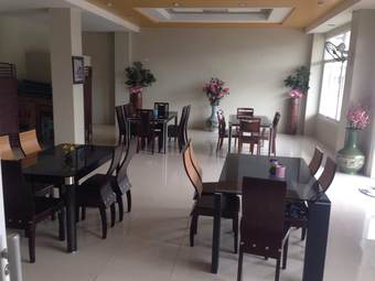 Island Groove Hotel And Restaurant