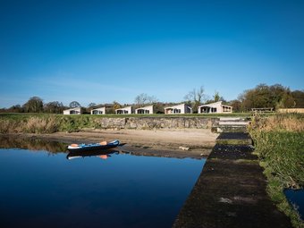 Executive Lakeside Lodge At Mullans Bay